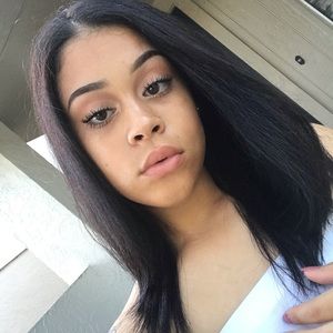 Meet your Posher, Talia